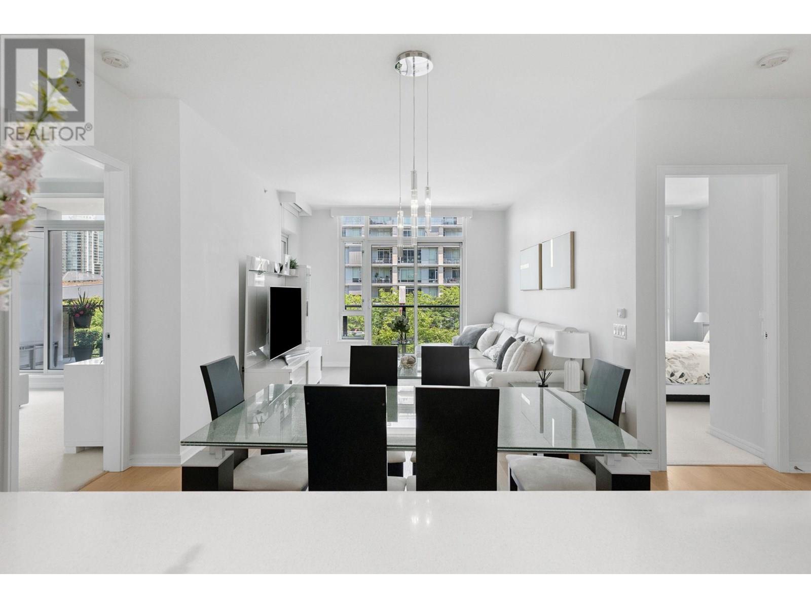 Photo 9 of 302 1625 Manitoba Street, Vancouver BC