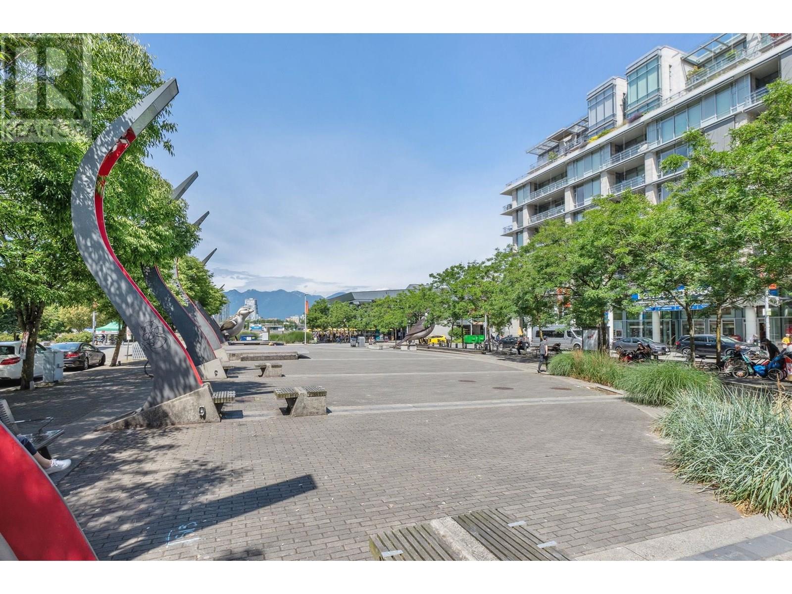 Photo 30 of 302 1625 Manitoba Street, Vancouver BC
