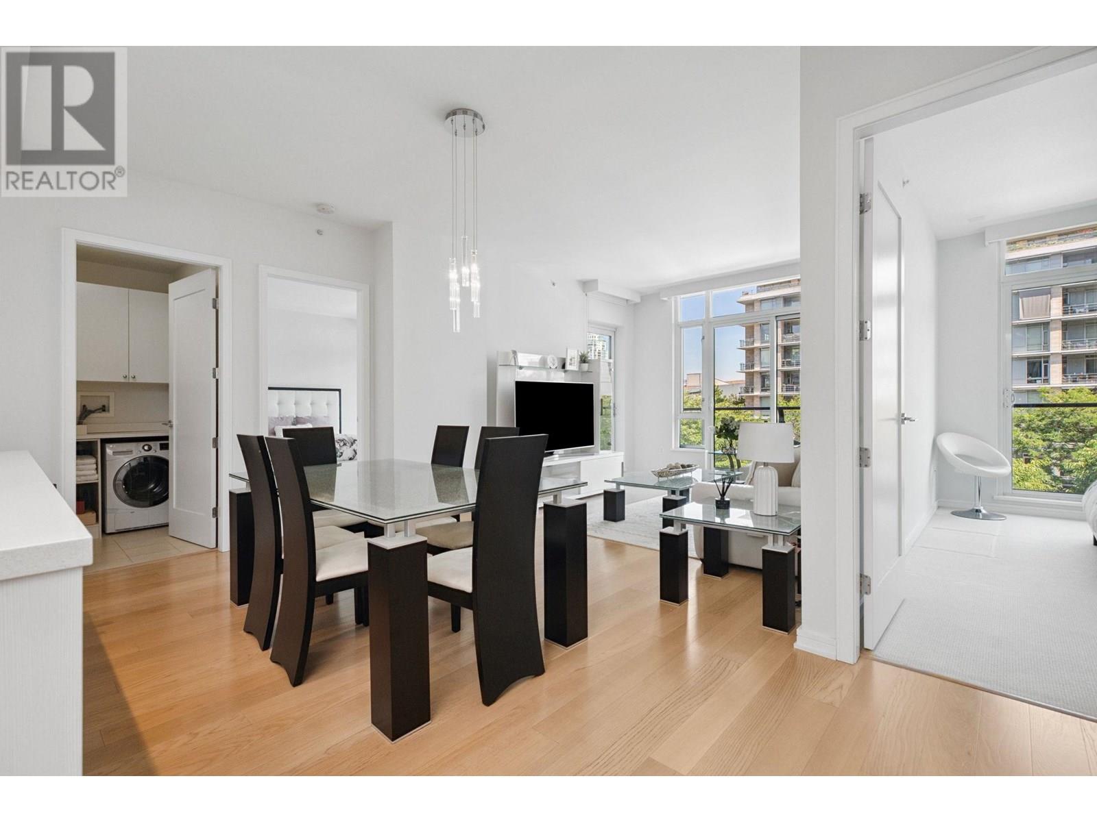 Photo 7 of 302 1625 Manitoba Street, Vancouver BC