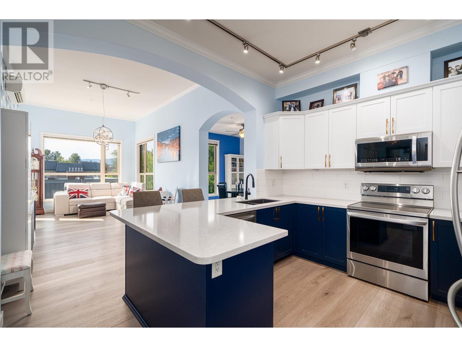 Photo 1 of 410 2627 Shaughnessy Street, Port Coquitlam BC