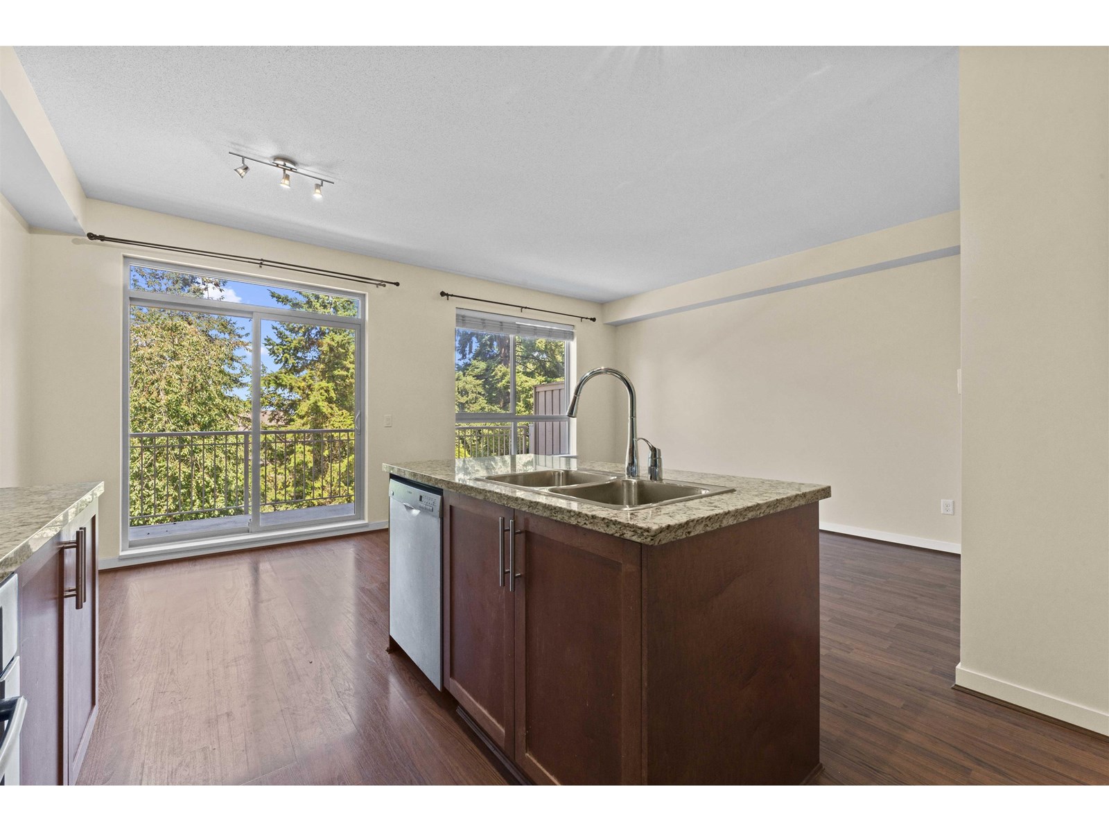 Photo 9 of 74 2738 158 Street, Surrey BC