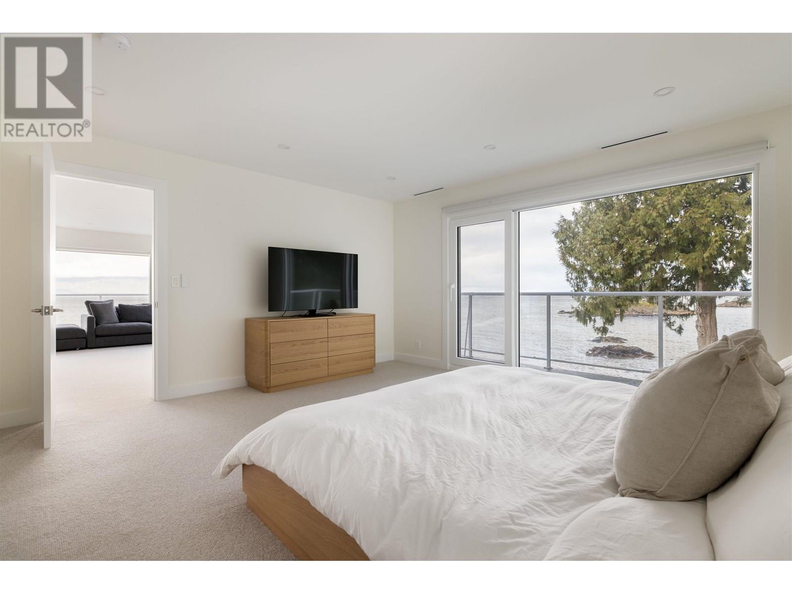 11113 SUNSHINE COAST HIGHWAY, Halfmoon Bay