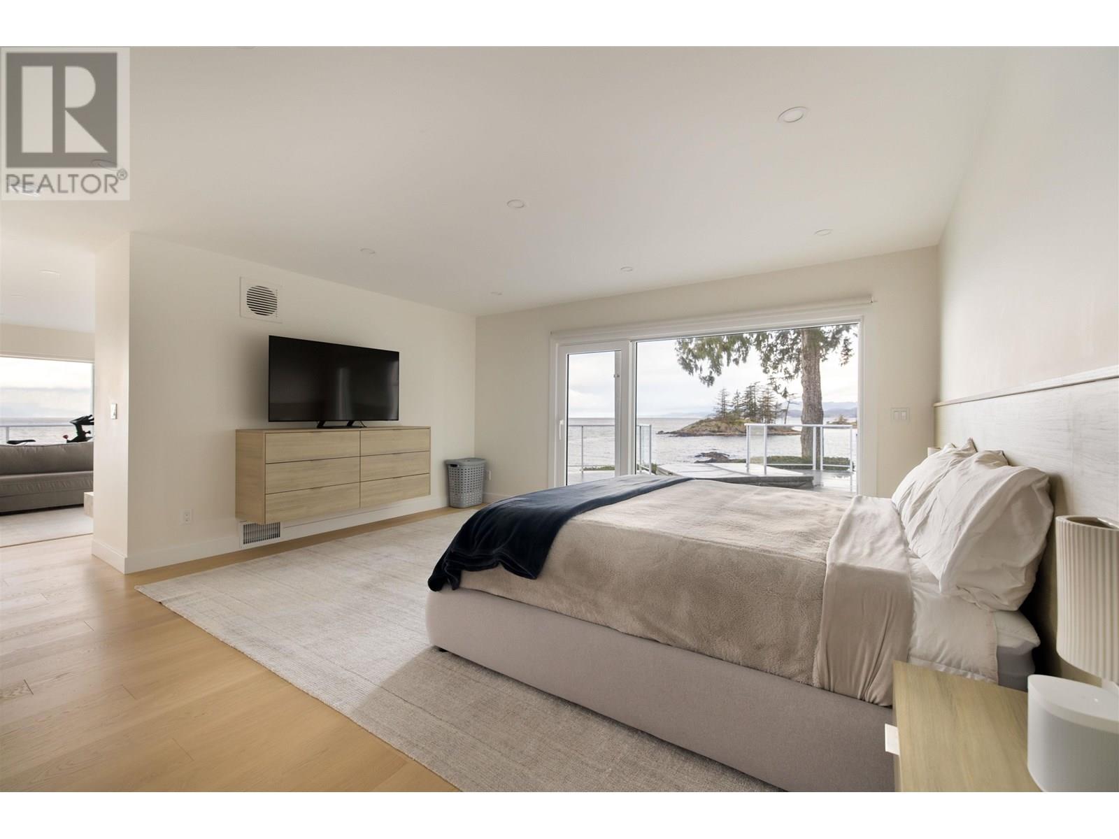11113 SUNSHINE COAST HIGHWAY, Halfmoon Bay