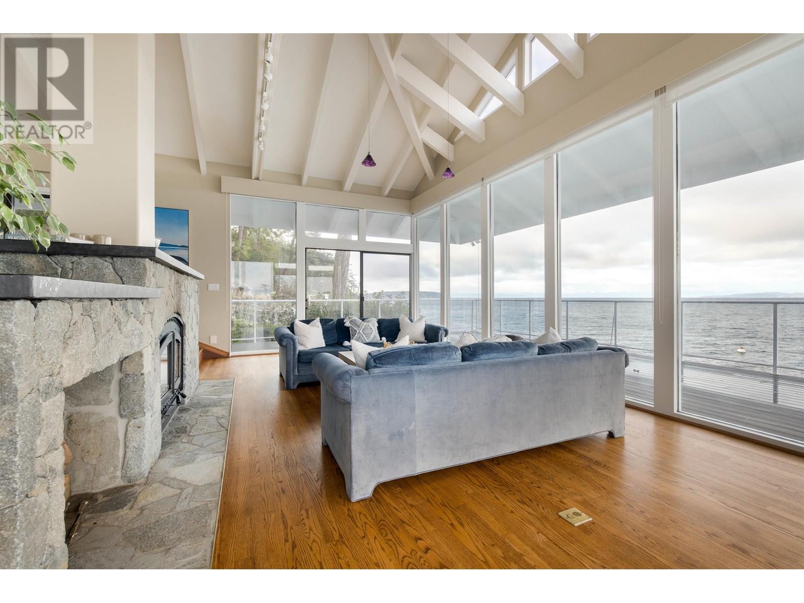11113 SUNSHINE COAST HIGHWAY, Halfmoon Bay
