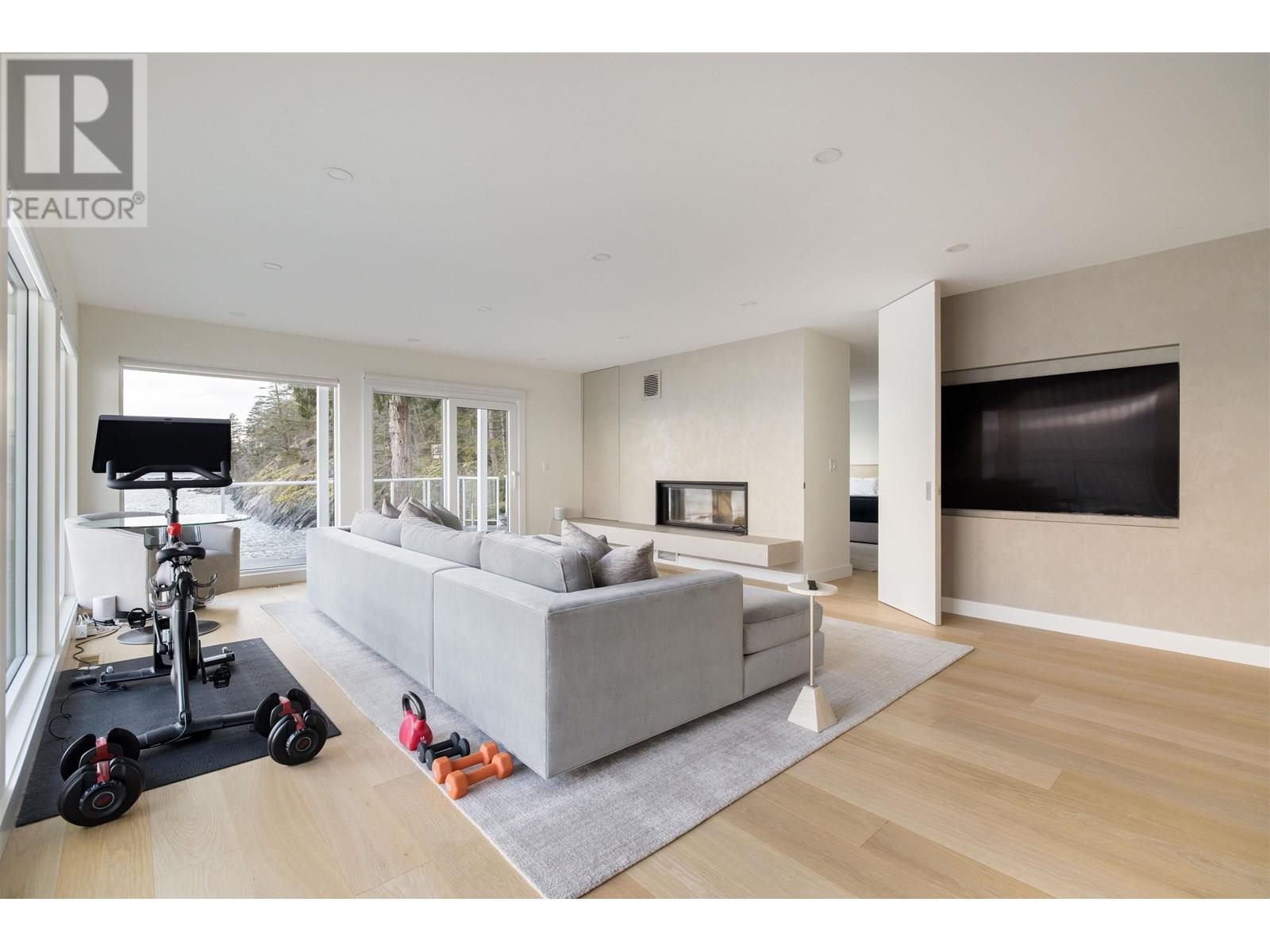 11113 SUNSHINE COAST HIGHWAY, Halfmoon Bay