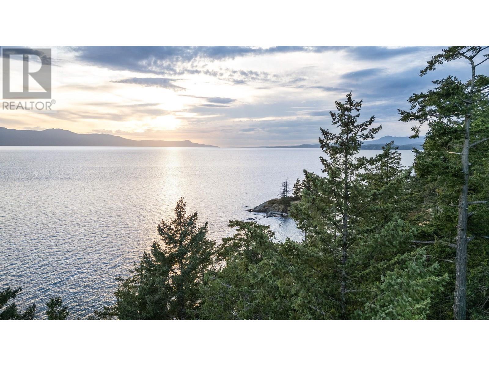 11113 SUNSHINE COAST HIGHWAY, Halfmoon Bay