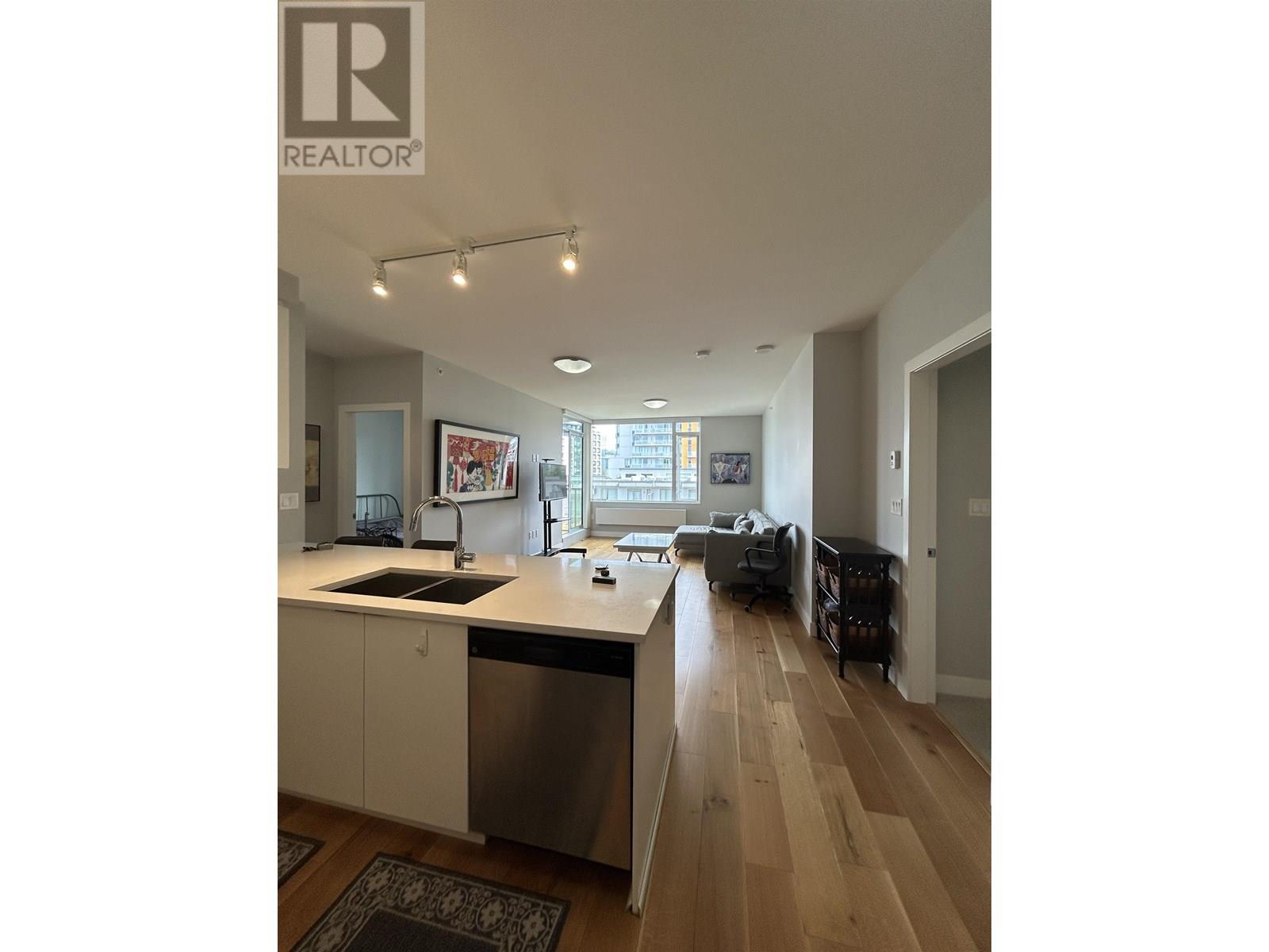 Photo 5 of 518 9393 Tower Road, Burnaby BC