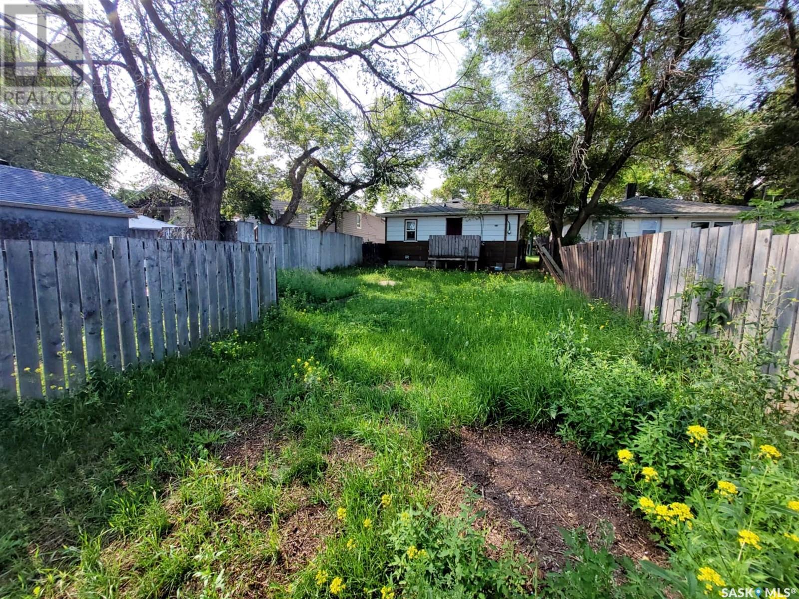 Photo 19 of 1012 Lillooet Street W, Moose Jaw SK