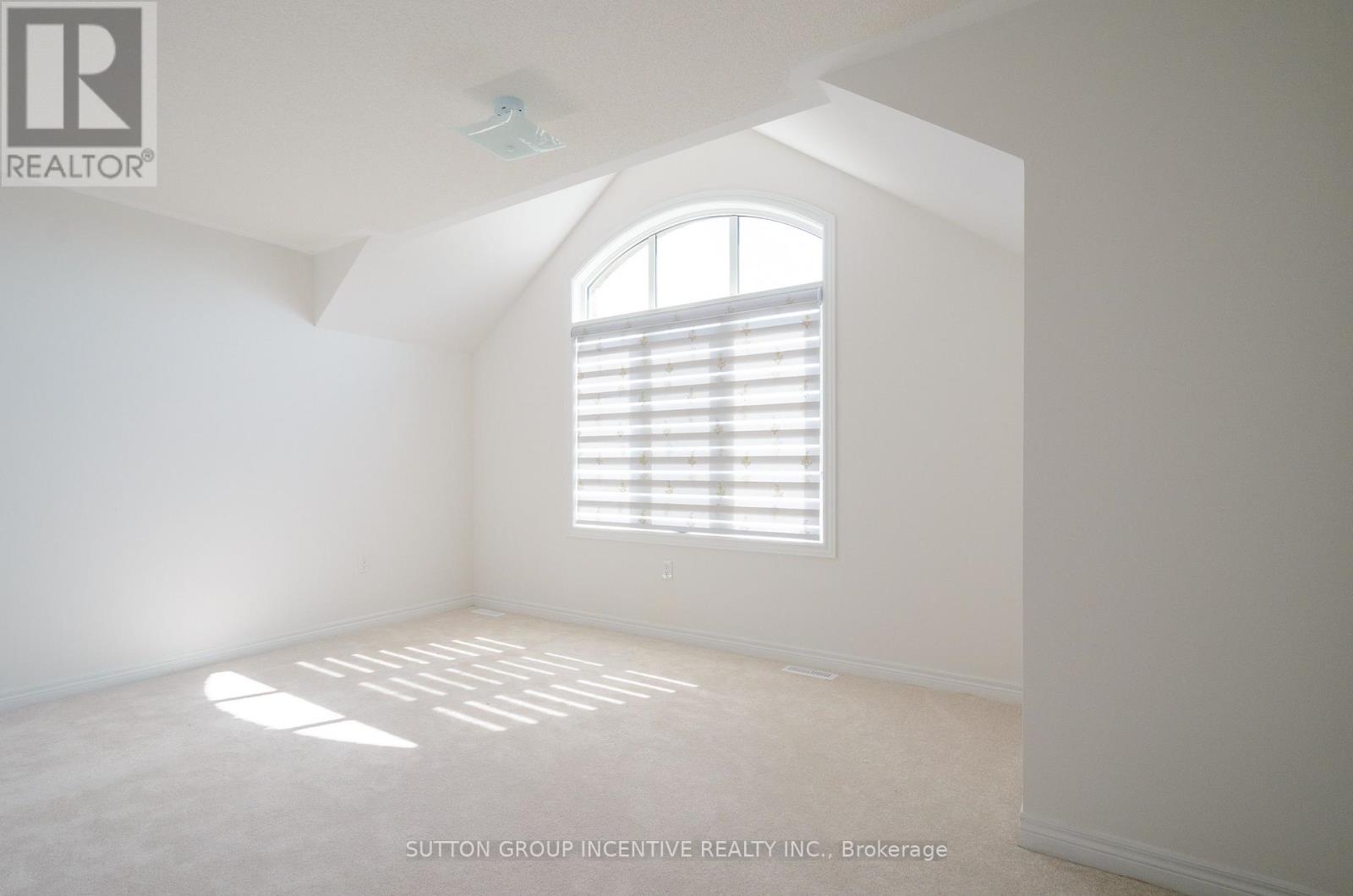 Photo 18 of 37 Baycroft Boulevard, Essa ON
