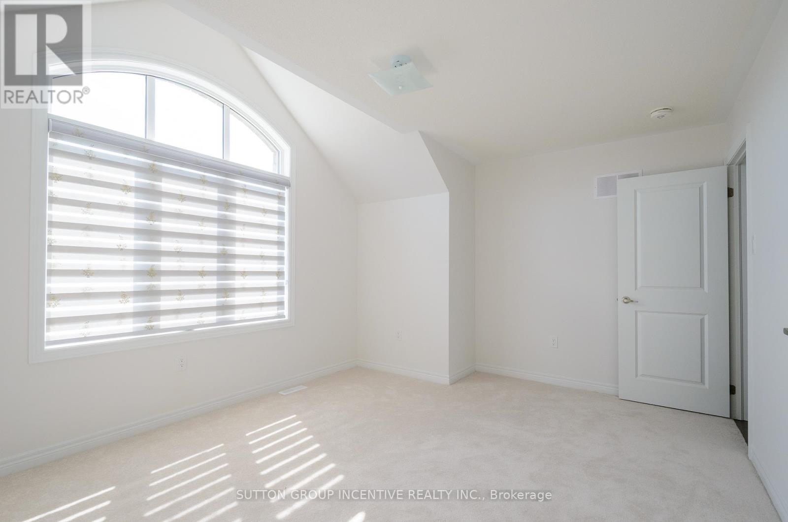 Photo 8 of 37 Baycroft Boulevard, Essa ON