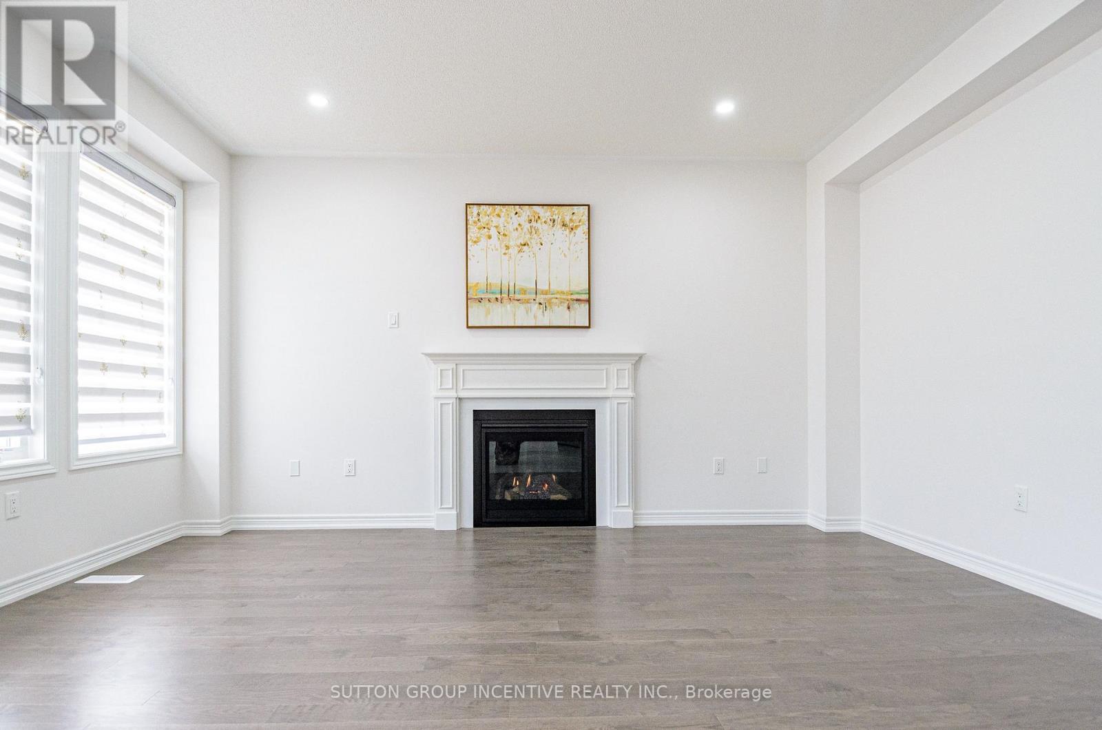 Photo 14 of 37 Baycroft Boulevard, Essa ON