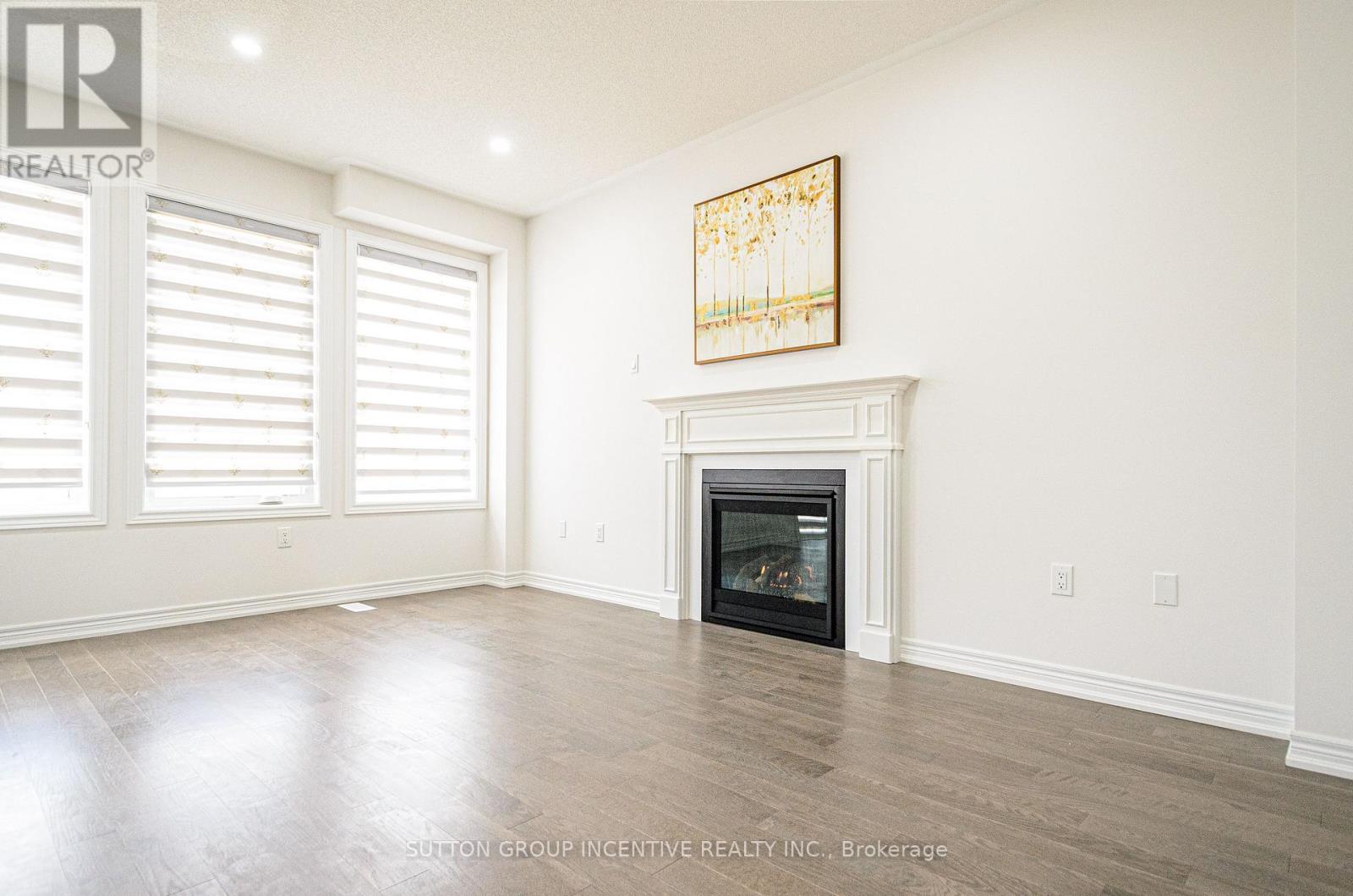Photo 6 of 37 Baycroft Boulevard, Essa ON