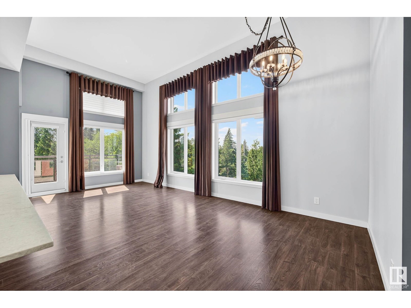 Photo 56 of 513 5 St Louis St, St Albert AB