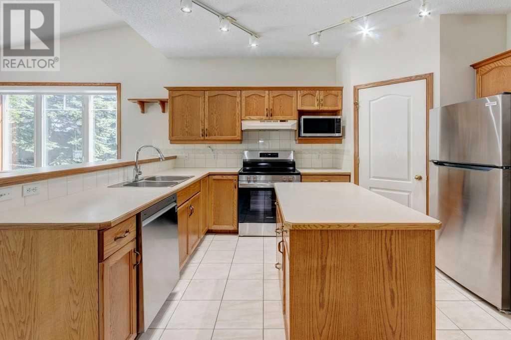 Photo 4 of 59 Edgeridge Terrace Nw, Calgary AB