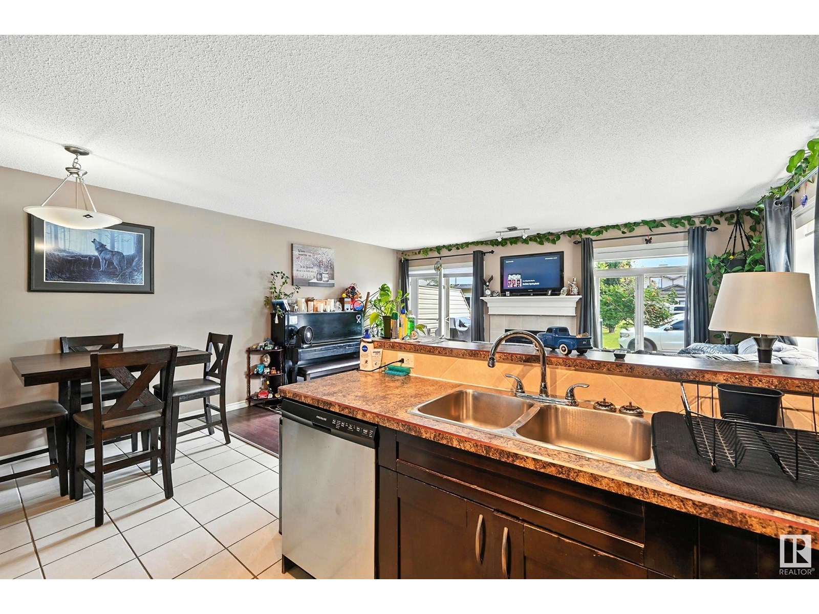 Photo 9 of 58 9511 102 Av, Morinville AB