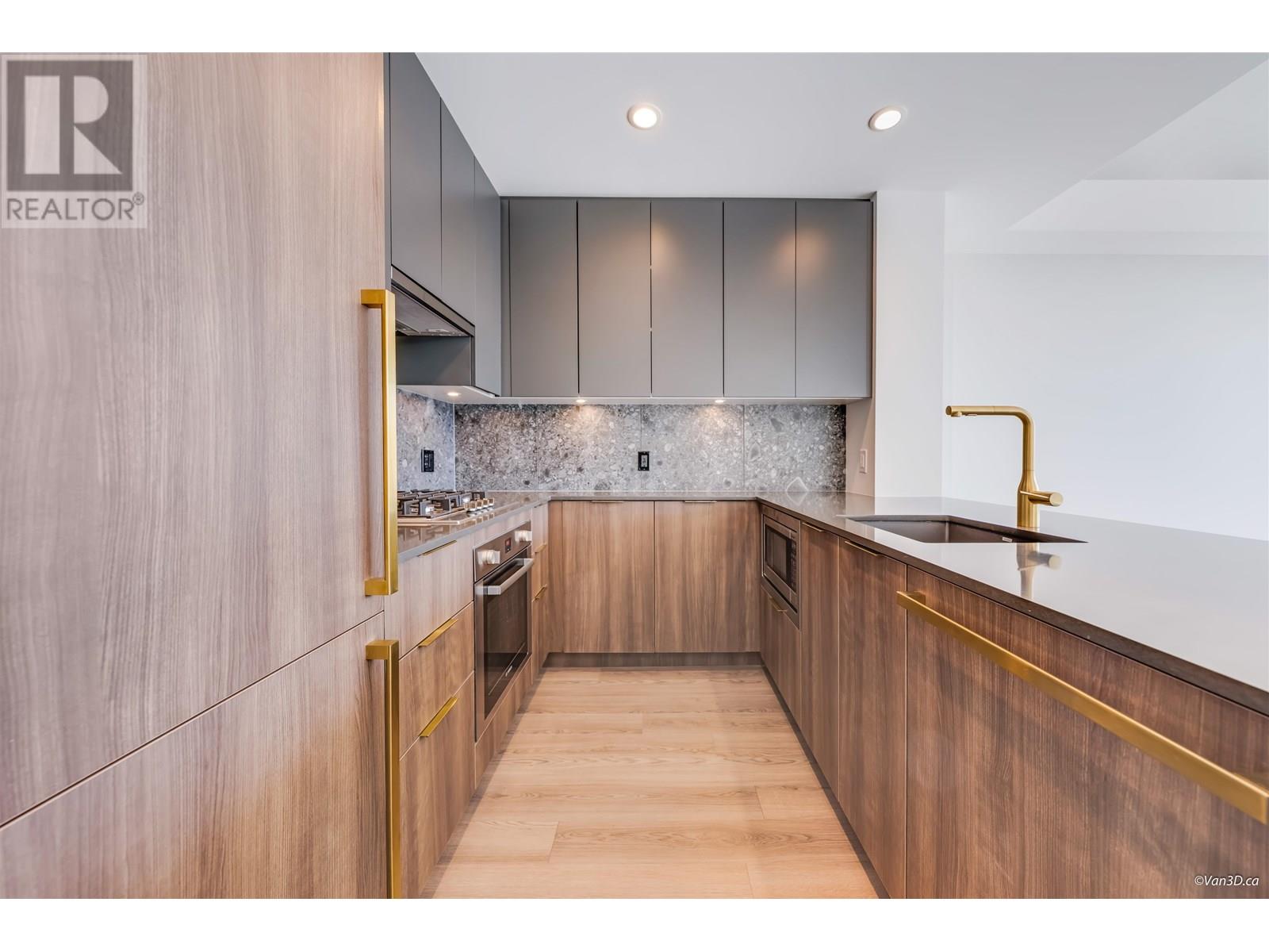 Photo 1 of 409 2385 Emery Court, North Vancouver BC