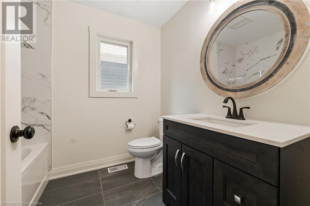 Photo 14 of 19 Violet Street, St Catharines ON