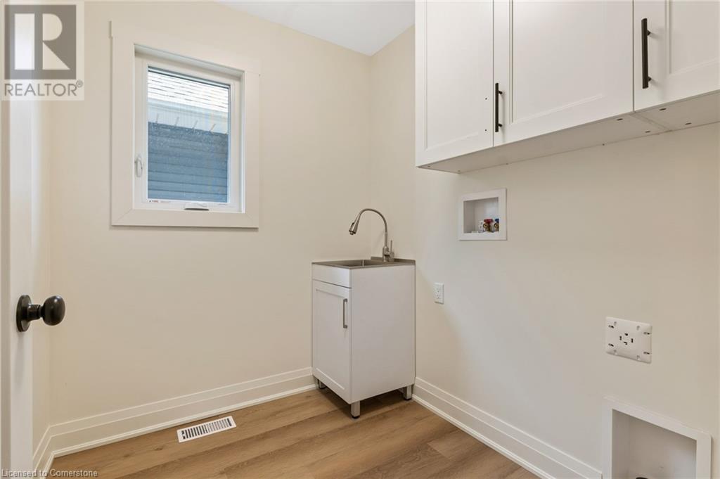 Photo 15 of 19 Violet Street, St Catharines ON