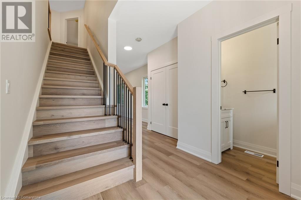 Photo 4 of 19 Violet Street, St Catharines ON