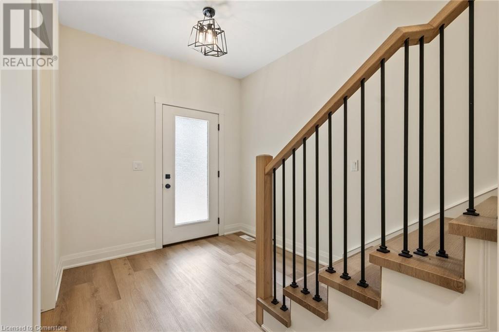 Photo 6 of 19 Violet Street, St Catharines ON