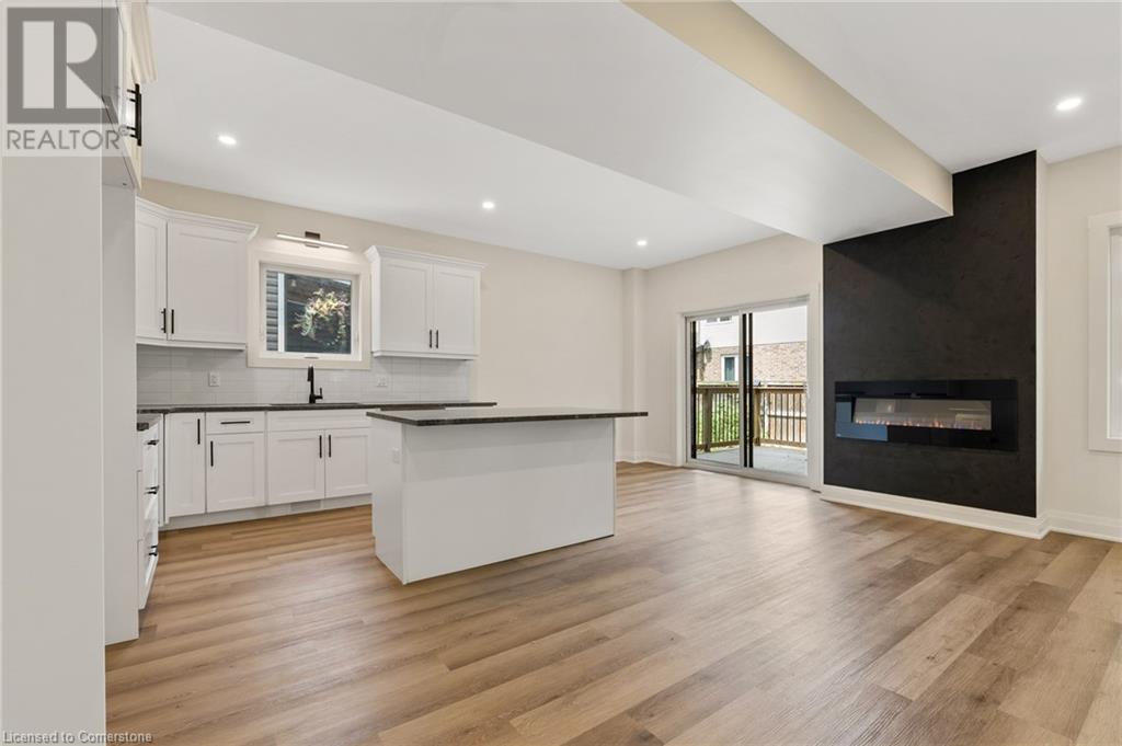 Photo 8 of 19 Violet Street, St Catharines ON