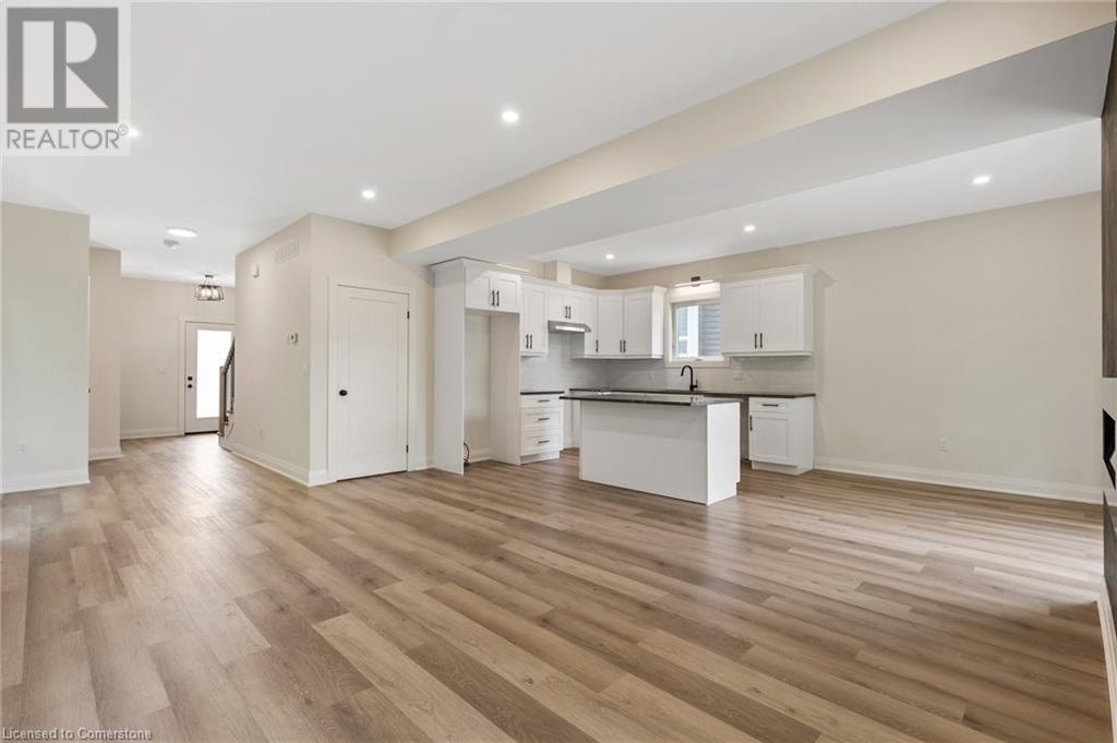Photo 9 of 19 Violet Street, St Catharines ON