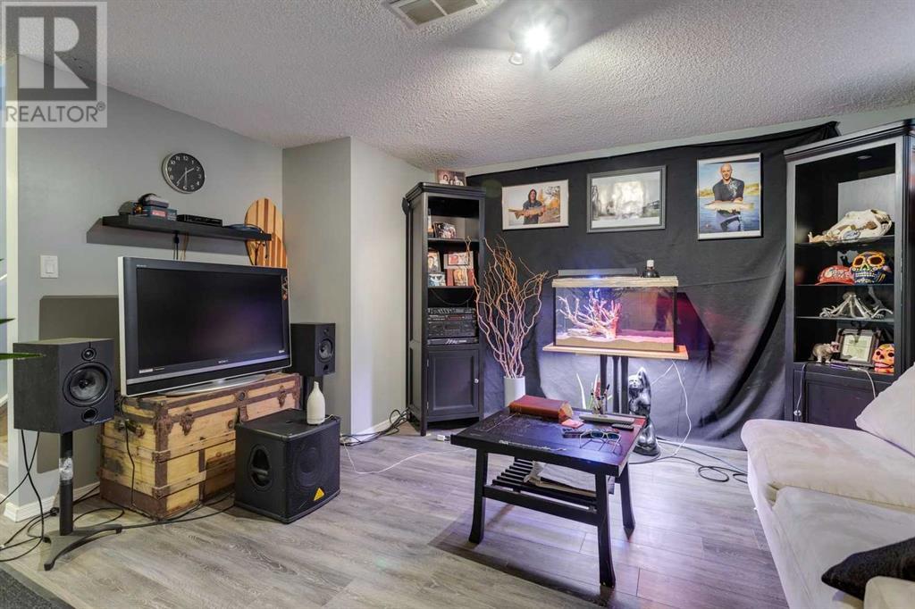 Single Family House Bi-level for Sale in  A Street SE Dover Calgary 