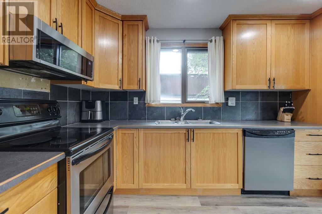 Single Family House Bi-level for Sale in  A Street SE Dover Calgary 