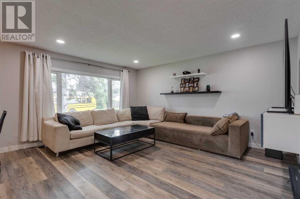 Single Family House Bi-level for Sale in  A Street SE Dover Calgary 