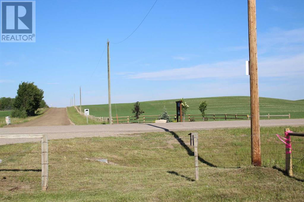 274098 Lochend Road, Cochrane