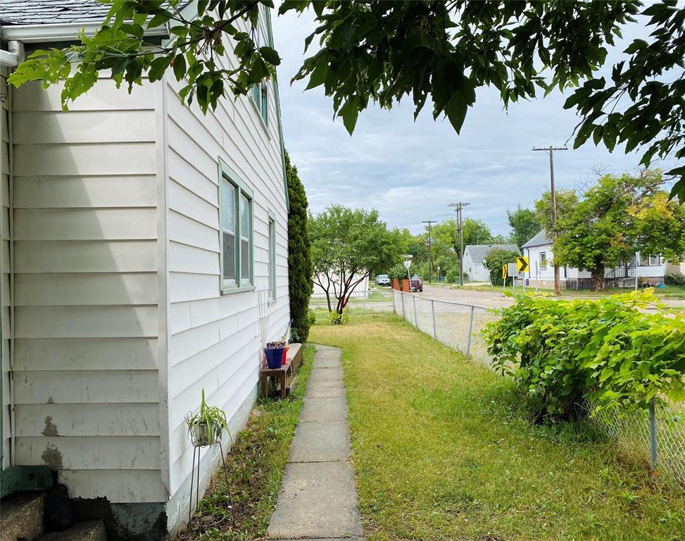 Photo 6 of 1230 Alexander Avenue, Winnipeg MB