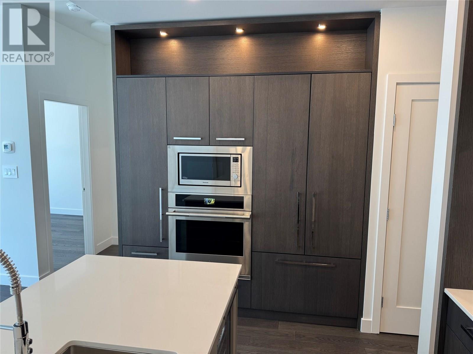 314 3389 Lakeshore Road, Kelowna