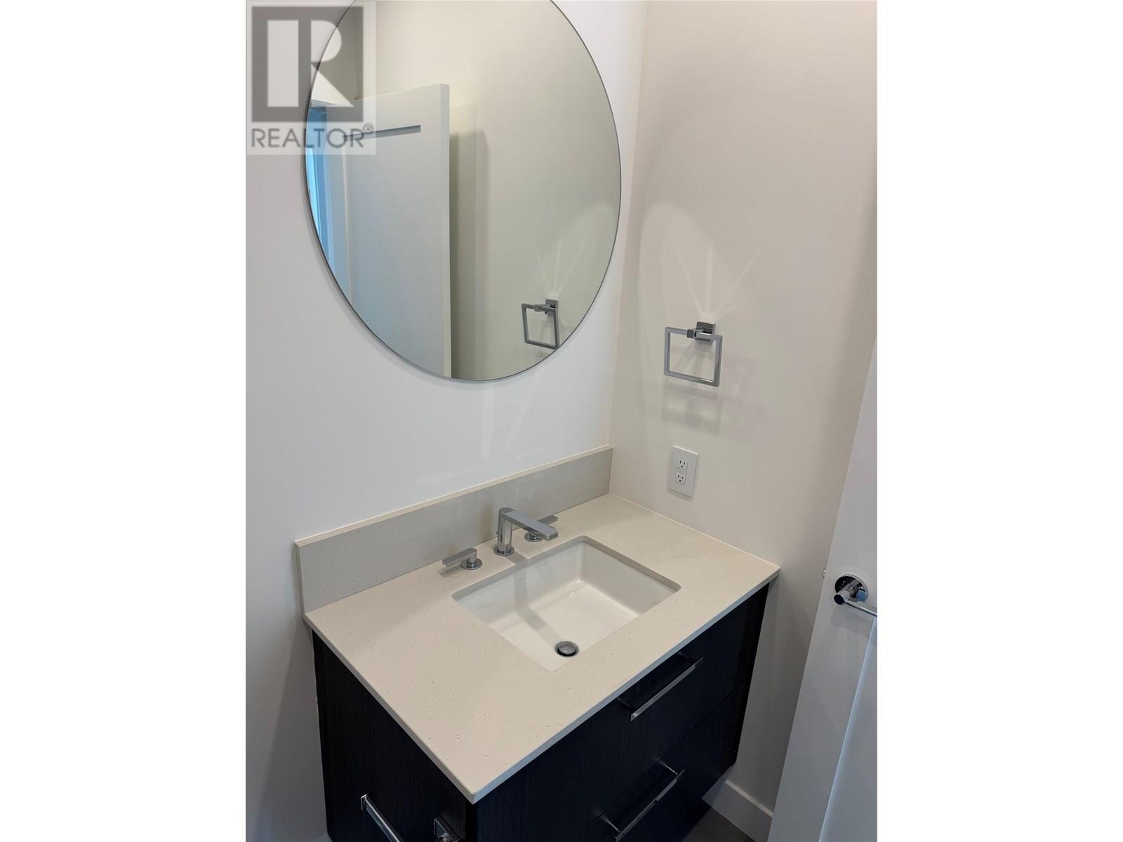 314 3389 Lakeshore Road, Kelowna