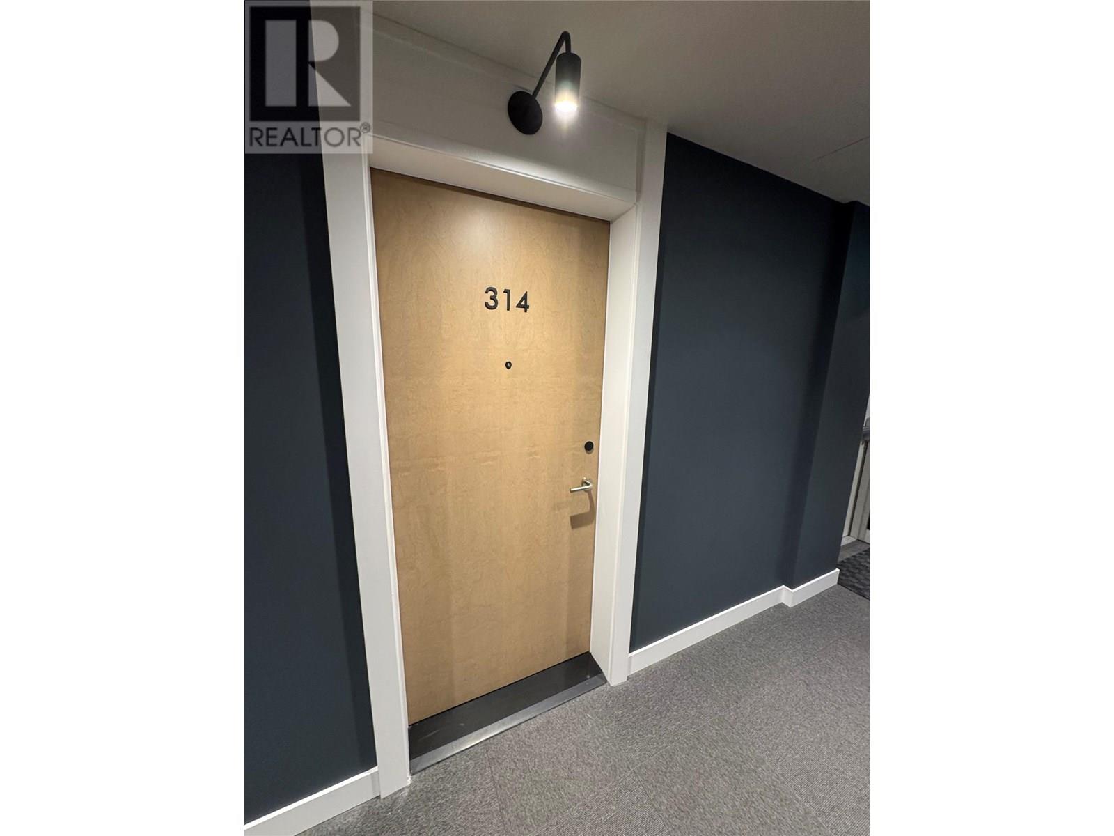 314 3389 Lakeshore Road, Kelowna