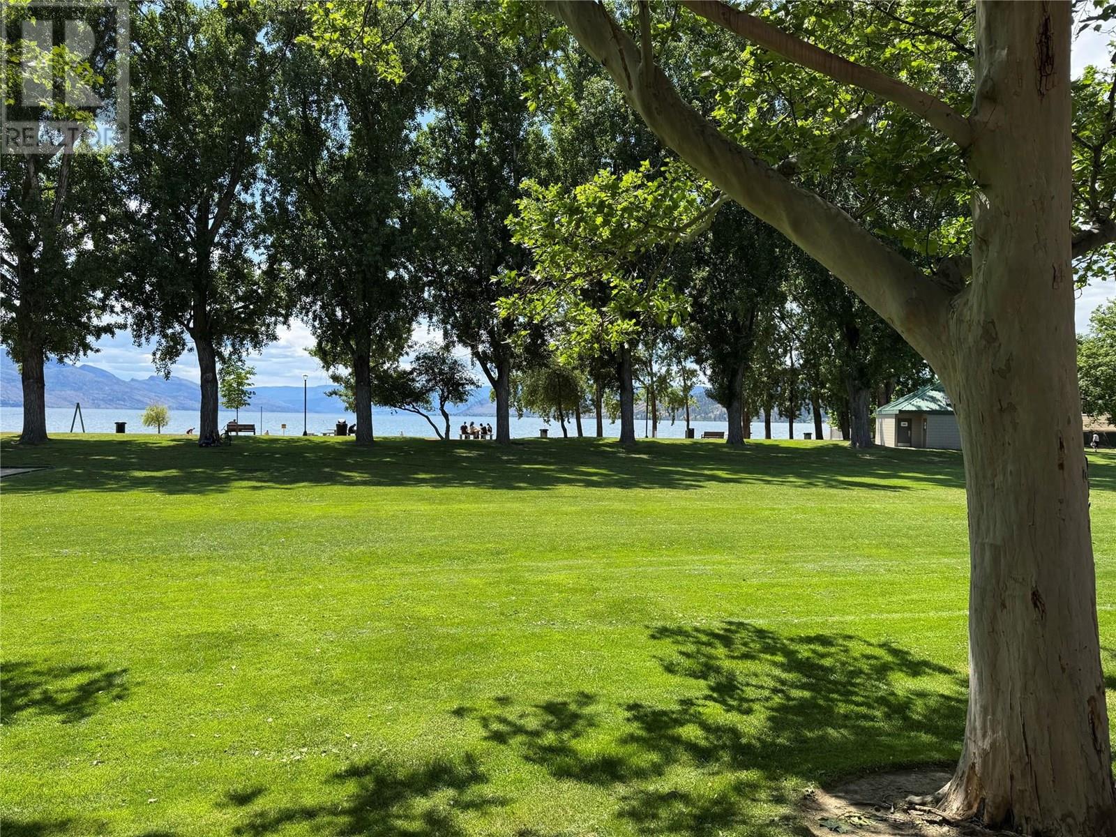 314 3389 Lakeshore Road, Kelowna