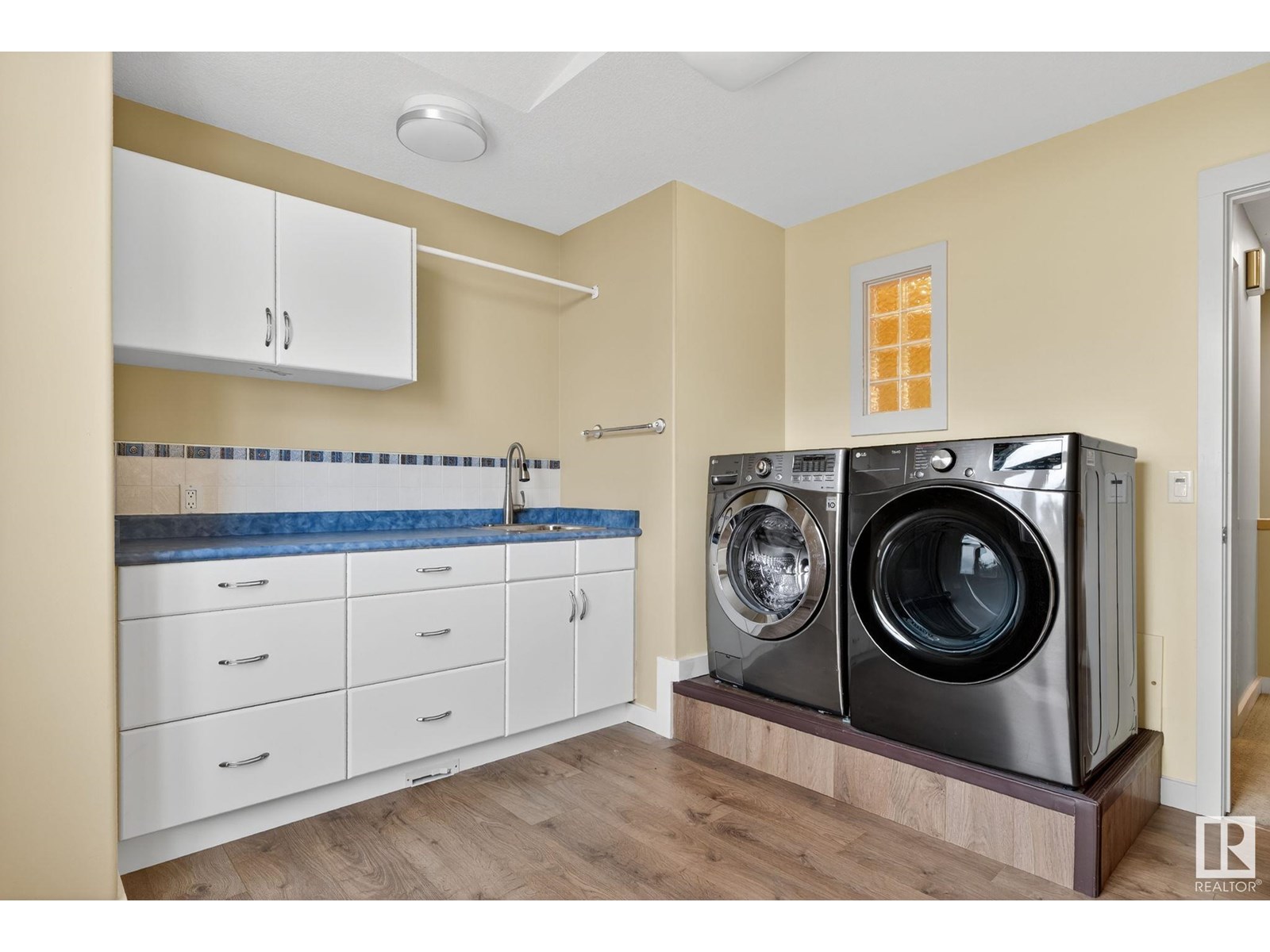 Photo 42 of 15860 41 Av Sw, Edmonton AB