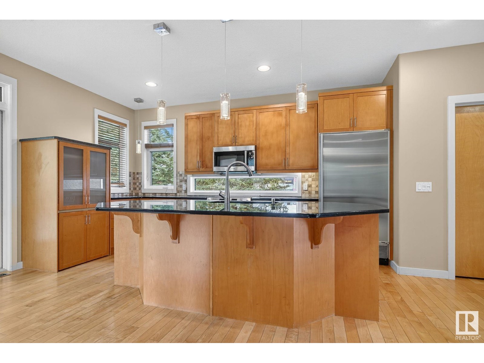Photo 23 of 15860 41 Av Sw, Edmonton AB