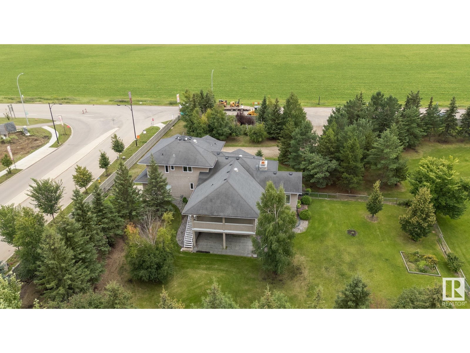 Photo 9 of 15860 41 Av Sw, Edmonton AB