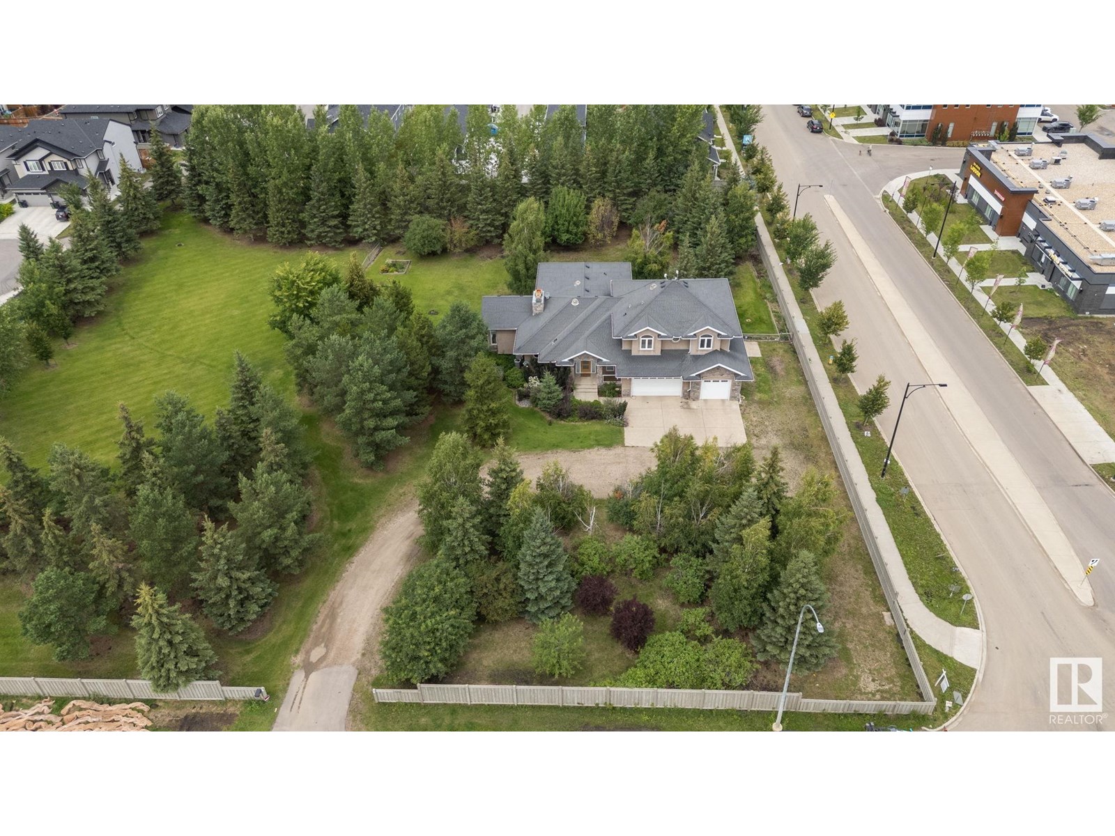 Photo 5 of 15860 41 Av Sw, Edmonton AB