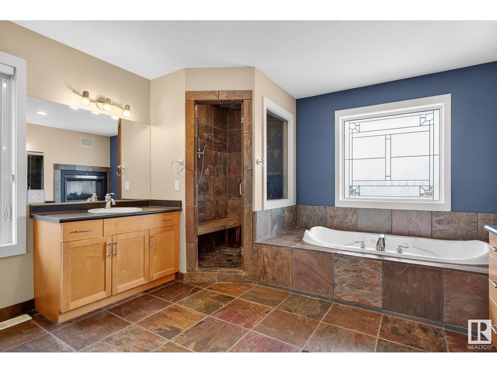 Photo 33 of 15860 41 Av Sw, Edmonton AB