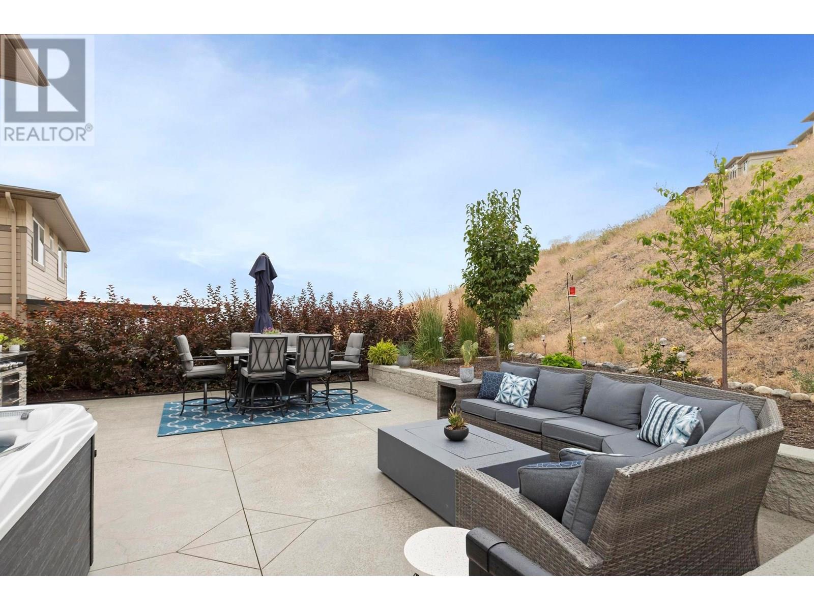 Photo 3 of 1524 Tower Ranch Drive, Kelowna BC