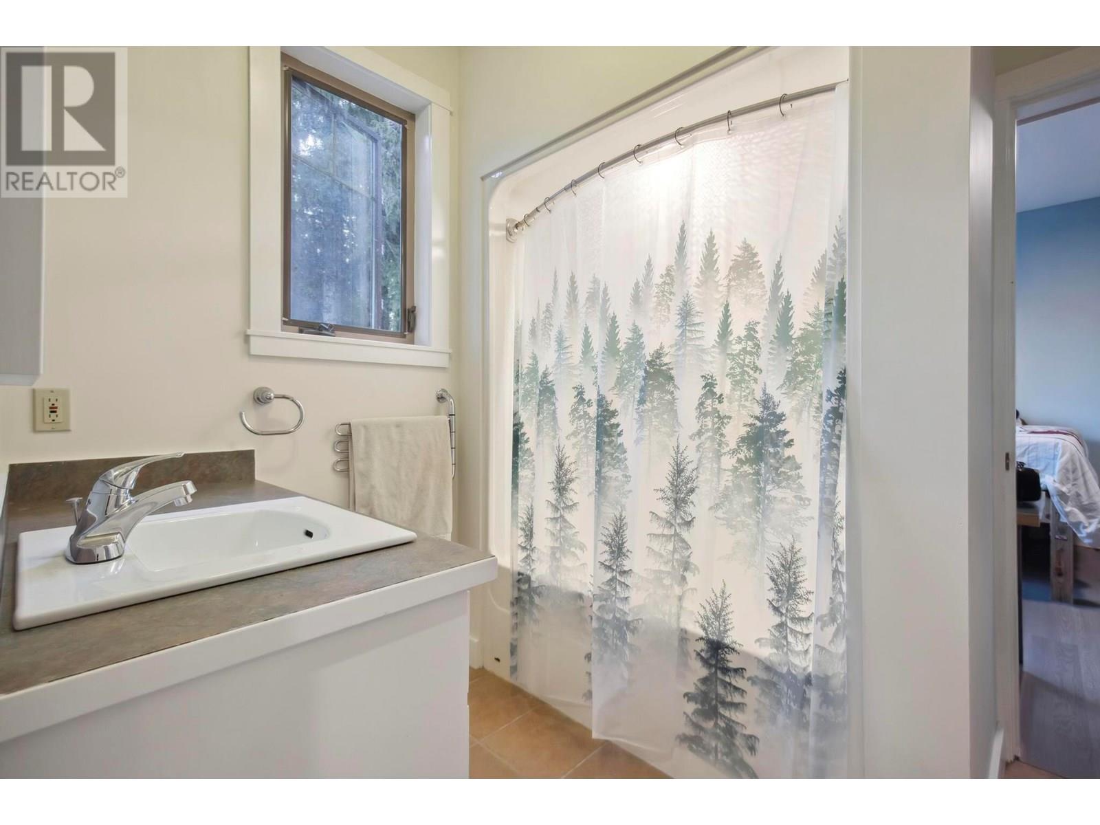  8028 Jackpine Road, Vernon
