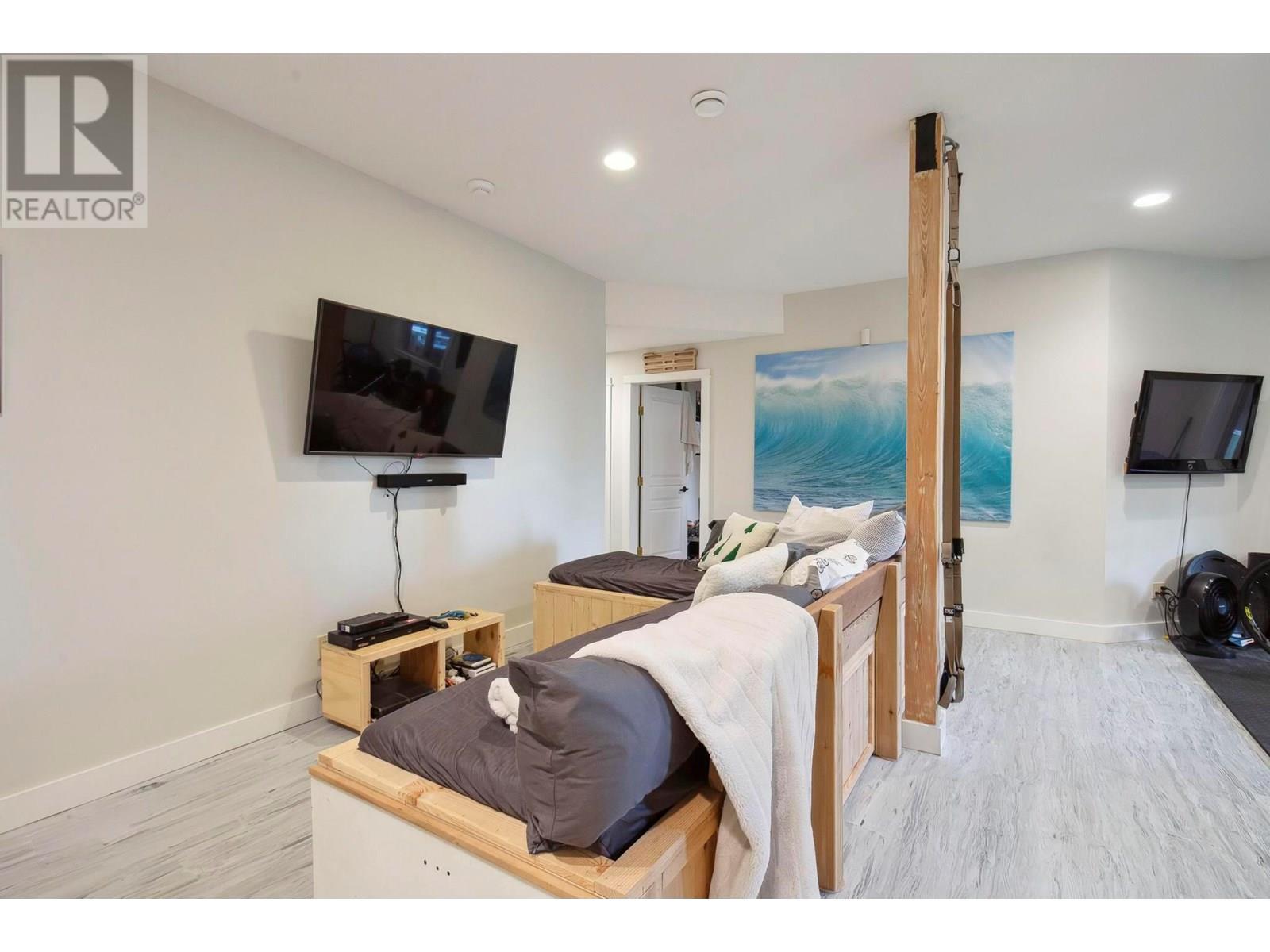  8028 Jackpine Road, Vernon