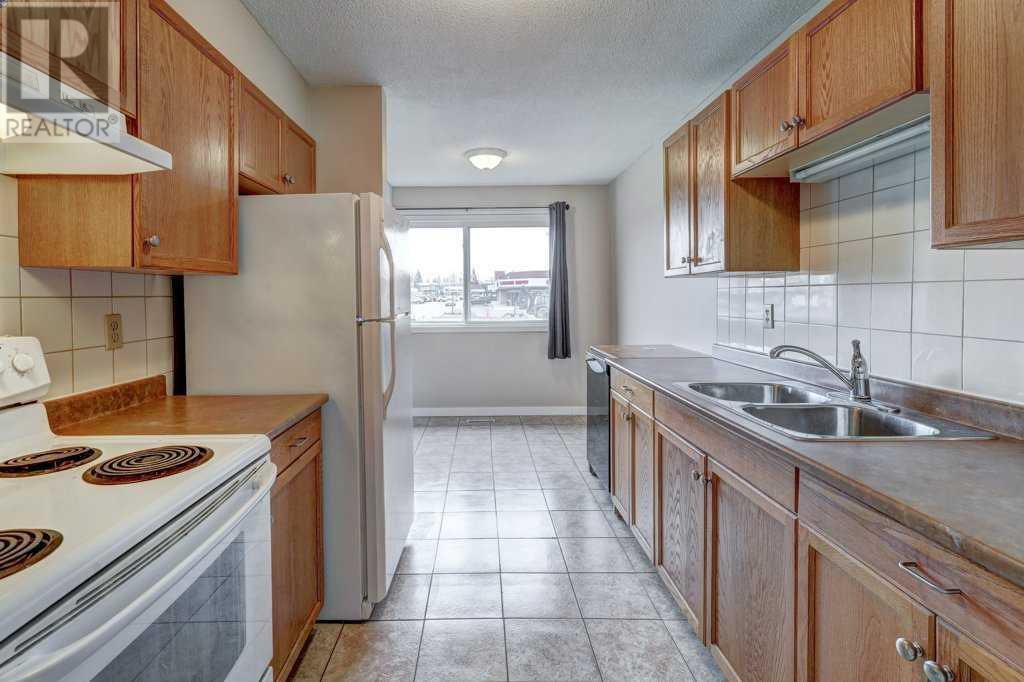 Single Family House for Sale in    Street NE Thorncliffe Calgary 