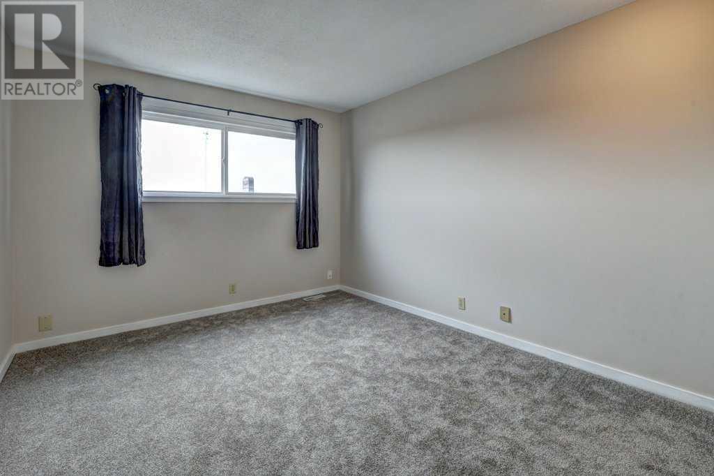 Single Family House for Sale in    Street NE Thorncliffe Calgary 