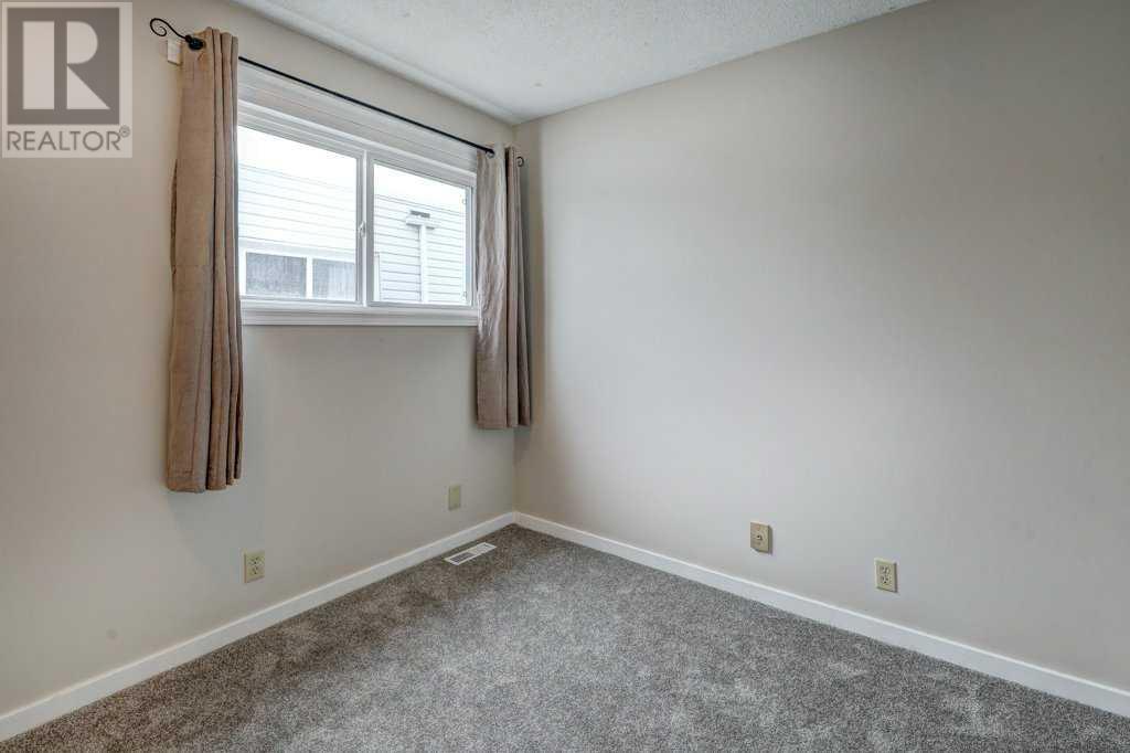 Single Family House for Sale in    Street NE Thorncliffe Calgary 