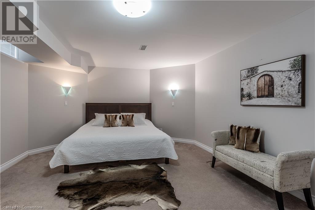 Photo 7 of 1400 Tamworth Court, Burlington ON