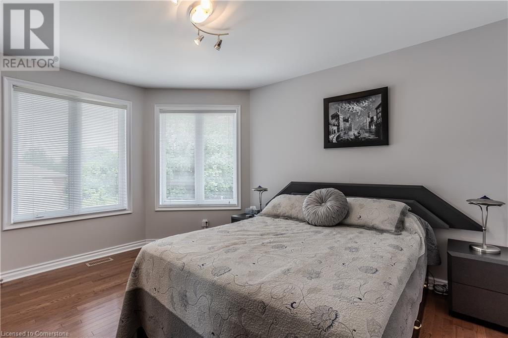 Photo 15 of 1400 Tamworth Court, Burlington ON