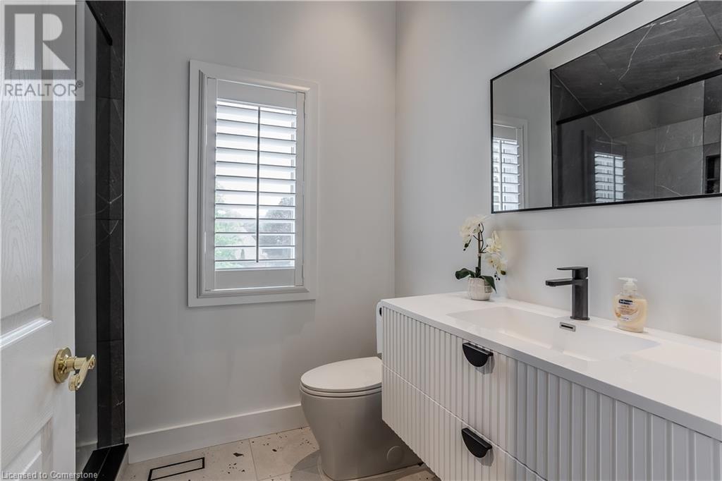 Photo 43 of 1400 Tamworth Court, Burlington ON