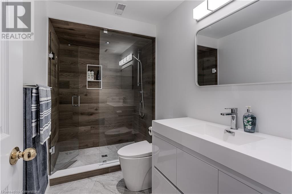 Photo 31 of 1400 Tamworth Court, Burlington ON